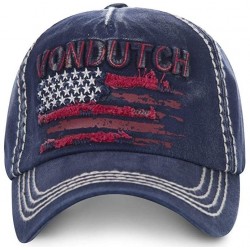 Waouh ! Cette casquette drapeau américain adulte Von Dutch est tout sauf banale. Le drapeau américain est volontairement amoché pour un rendu anticonformiste et rock : l'essence de la marque Von Dutch.